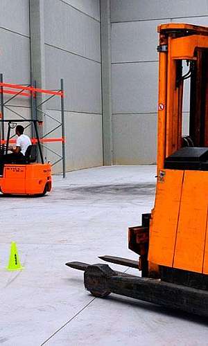 Locação de empilhadeira com operador Locação de empilhadeira com operador